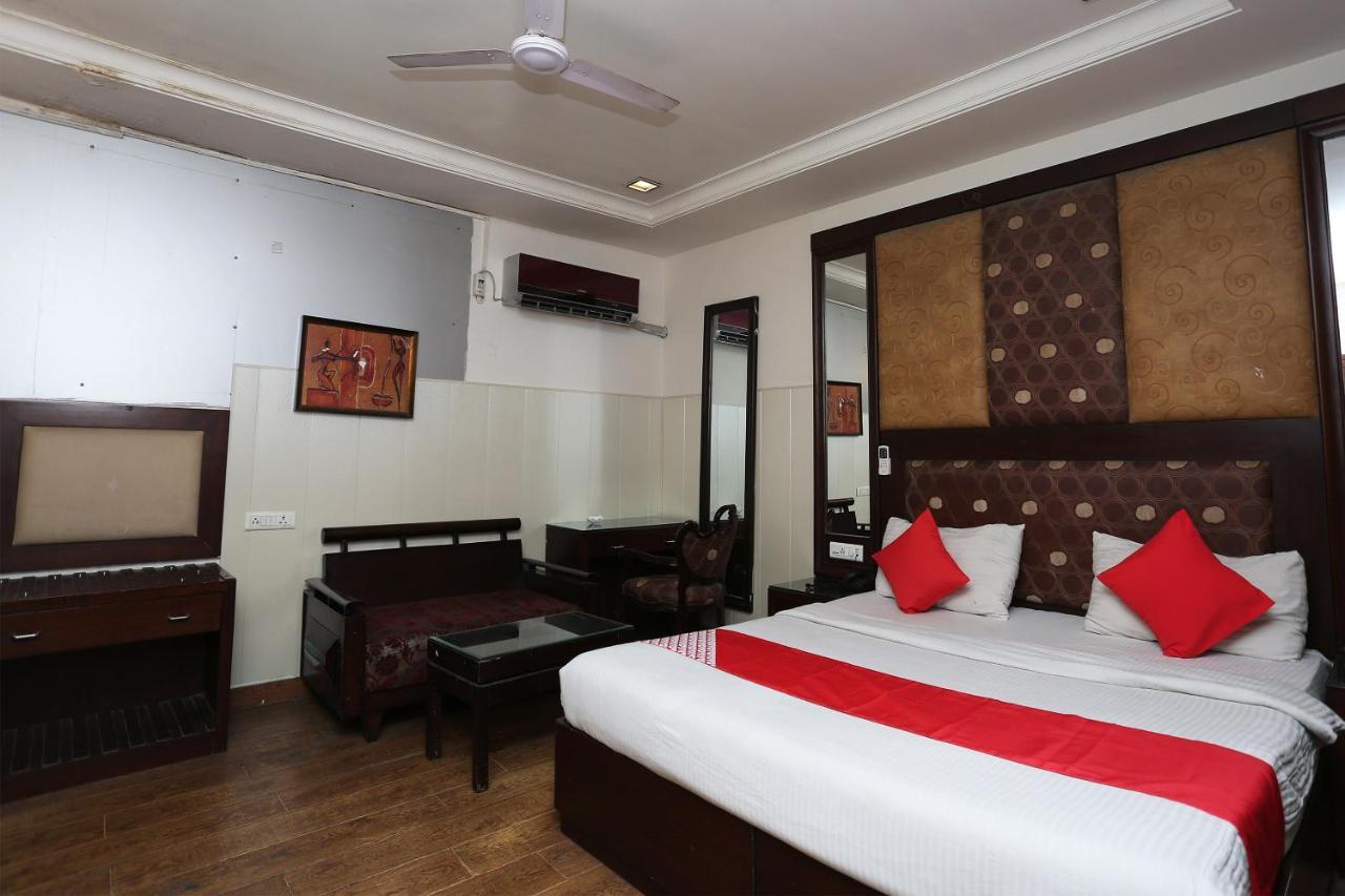 Oyo 6845 The Grand Hotel Yeni Delhi Dış mekan fotoğraf