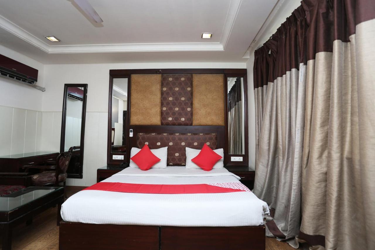 Oyo 6845 The Grand Hotel Yeni Delhi Dış mekan fotoğraf